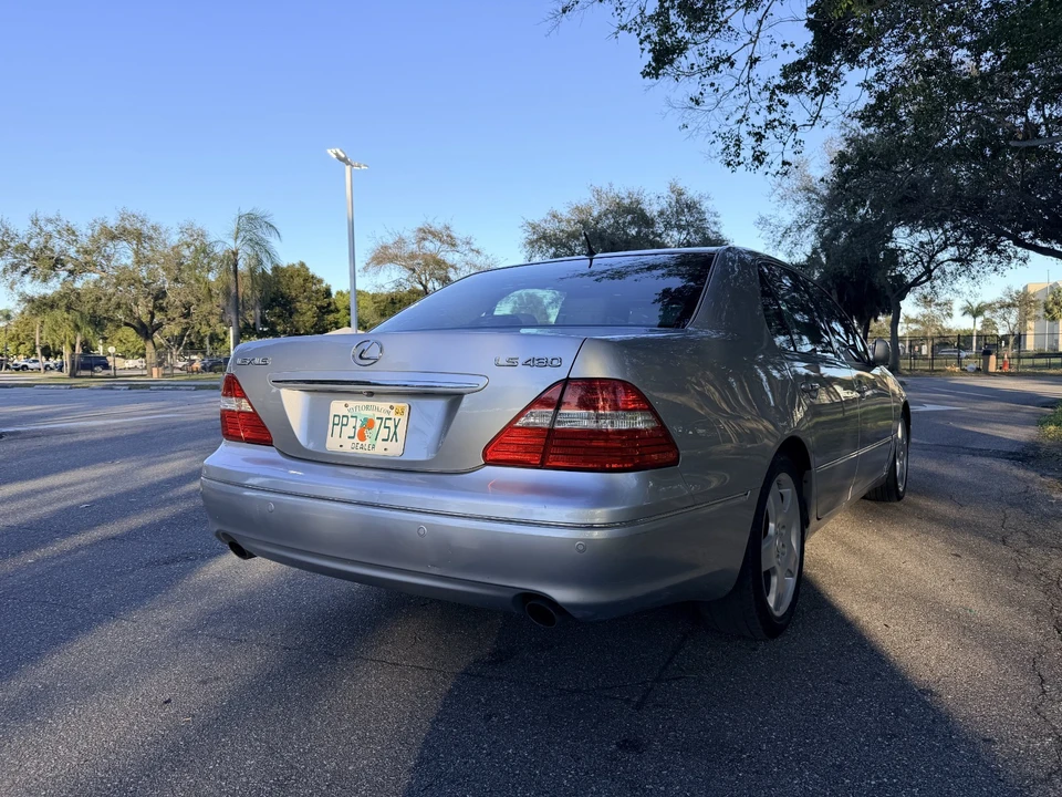 2006 Lexus LS 3rd Gen - Image 4 of 31