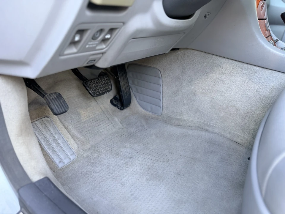 2006 Lexus LS 3rd Gen - Image 26 of 31