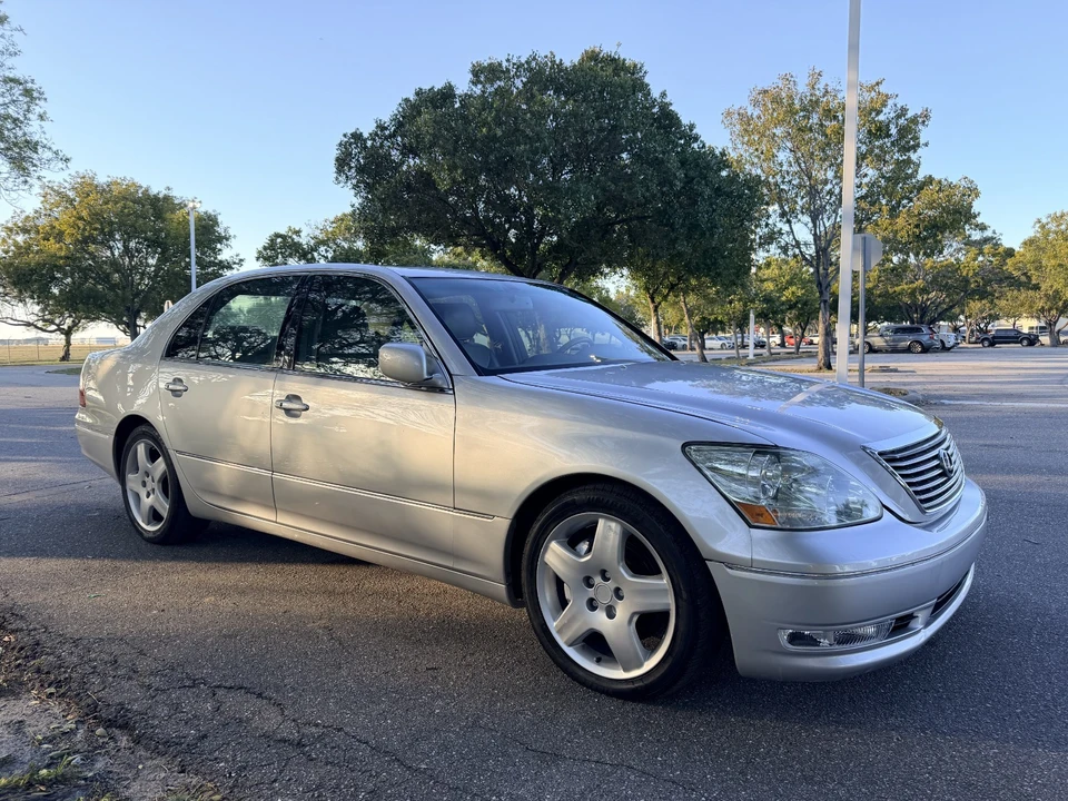 2006 Lexus LS 3rd Gen - Image 3 of 31