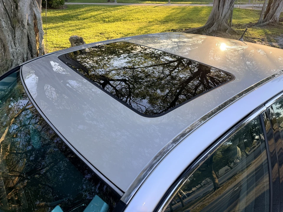 2006 Lexus LS 3rd Gen - Image 9 of 31