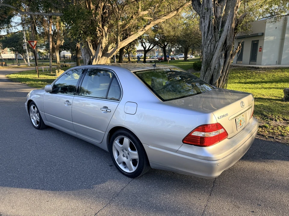 2006 Lexus LS 3rd Gen - Image 6 of 31