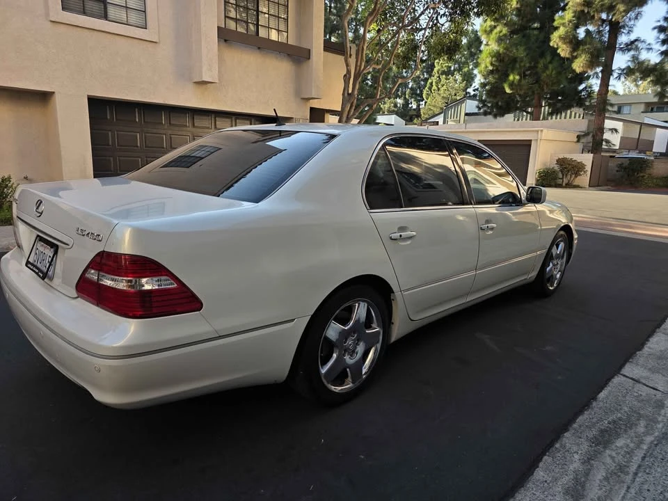 2006 Lexus LS 3rd Gen - Image 11 of 20