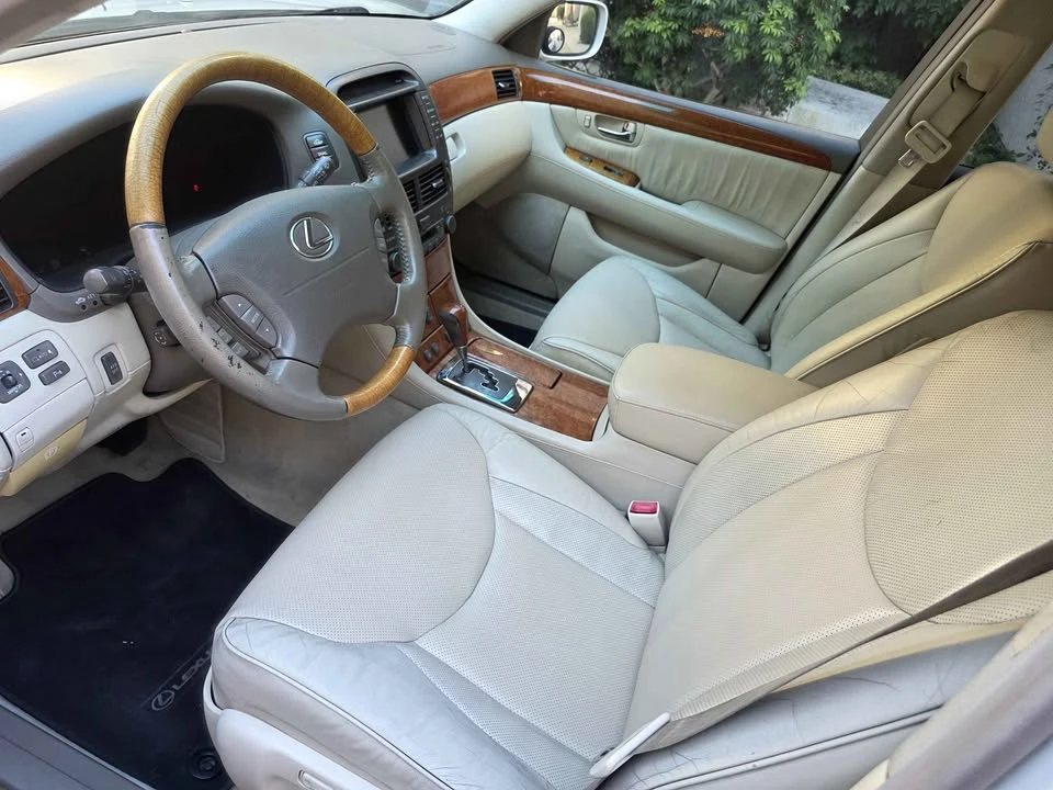 2006 Lexus LS 3rd Gen - Image 15 of 20