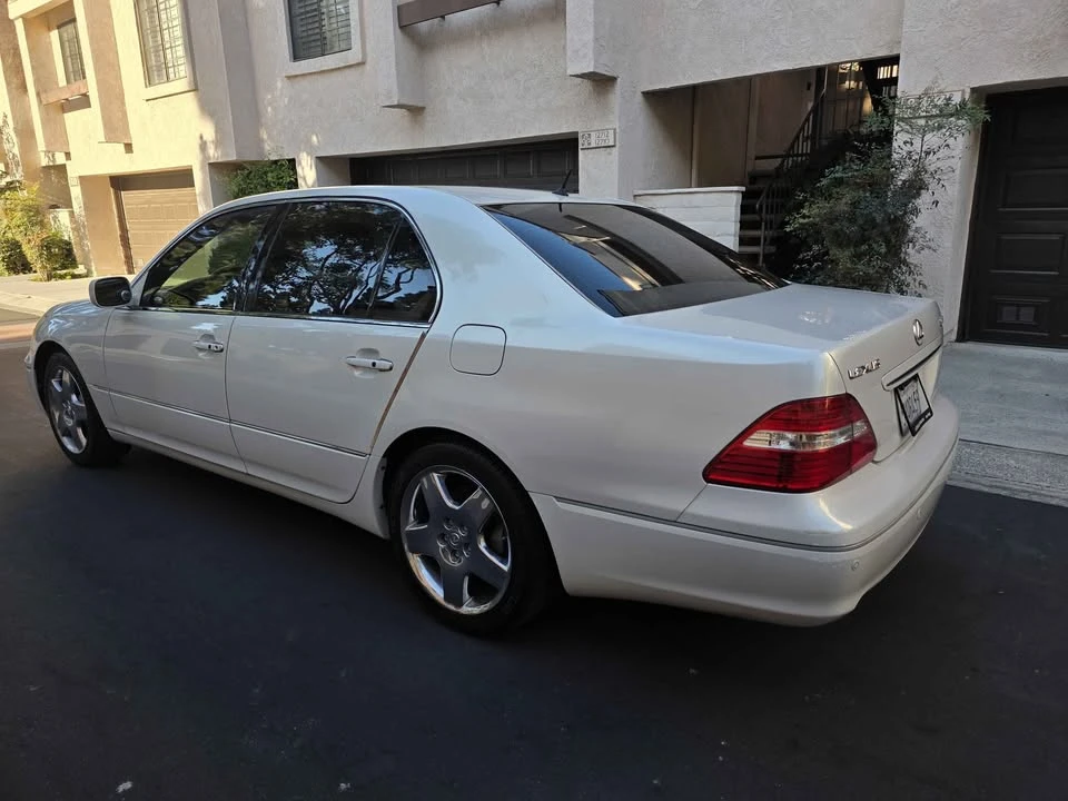 2006 Lexus LS 3rd Gen - Image 8 of 20