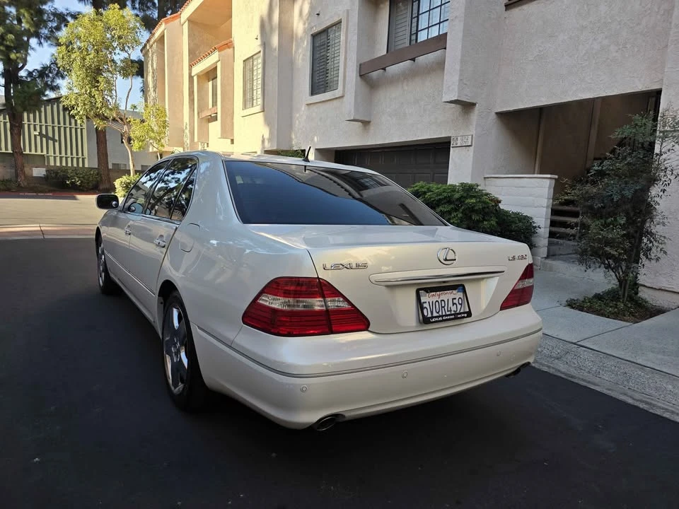 2006 Lexus LS 3rd Gen - Image 10 of 20