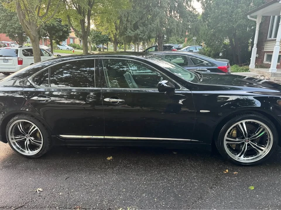 2006 Lexus LS 3rd Gen - Image 9 of 18