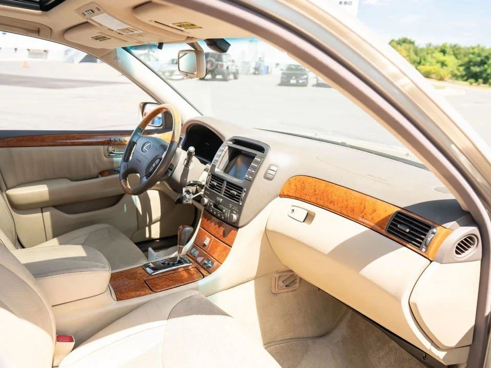 2006 Lexus LS 3rd Gen - Image 15 of 20