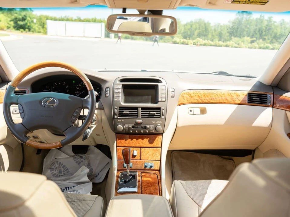 2006 Lexus LS 3rd Gen - Image 19 of 20
