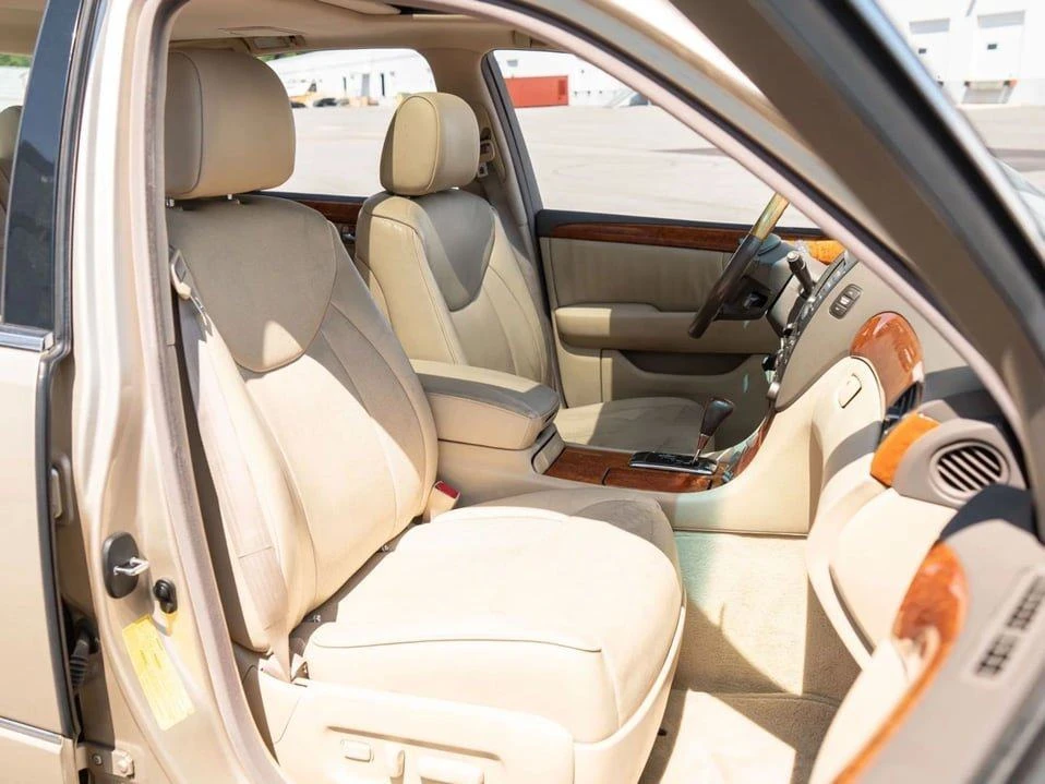 2006 Lexus LS 3rd Gen - Image 16 of 20
