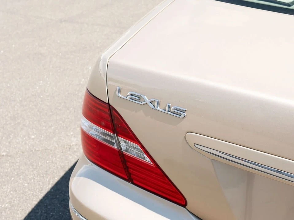 2006 Lexus LS 3rd Gen - Image 12 of 20