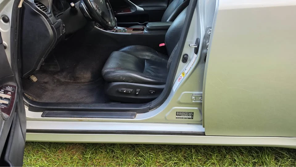 2006 Lexus LS 3rd Gen - Image 5 of 13