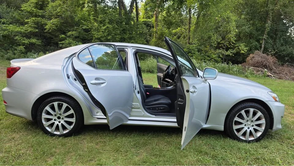 2006 Lexus LS 3rd Gen - Image 11 of 13