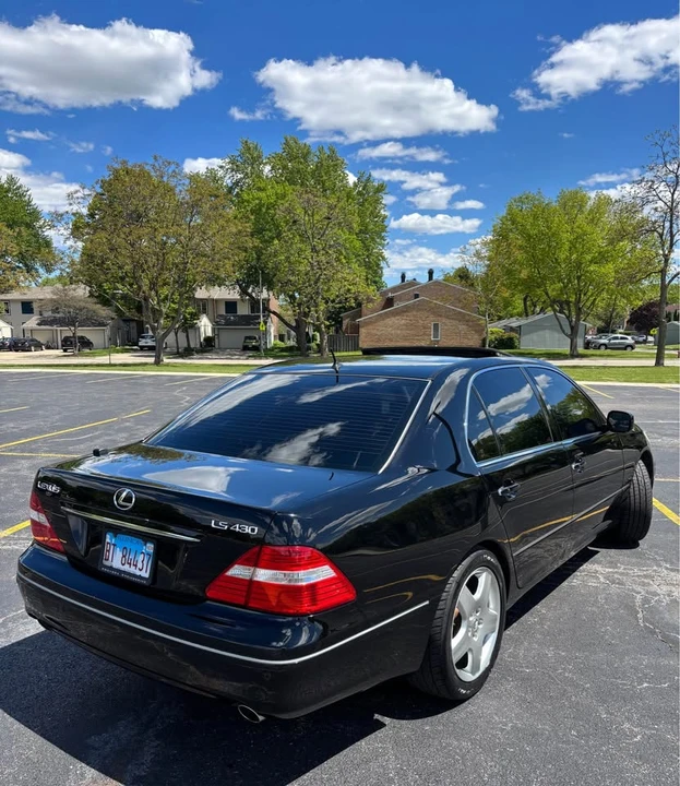 2006 Lexus LS 3rd Gen - Image 2 of 20
