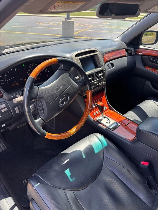 2006 Lexus LS 3rd Gen - Image 7 of 20