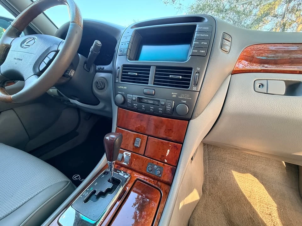2006 Lexus LS 3rd Gen - Image 18 of 20