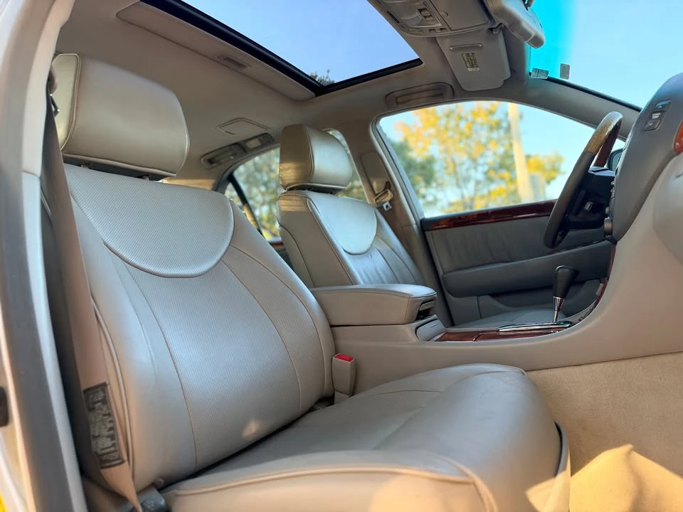 2006 Lexus LS 3rd Gen - Image 11 of 20