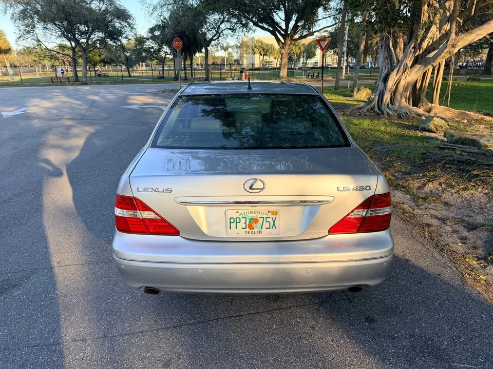 2006 Lexus LS 3rd Gen - Image 5 of 20