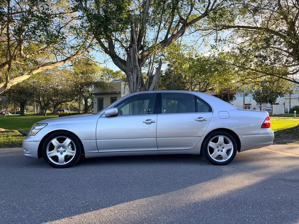 2006 Lexus LS 3rd Gen - Image 7 of 20