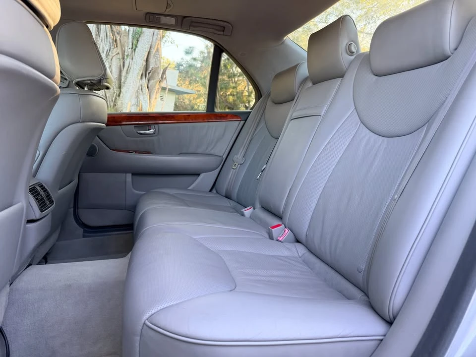2006 Lexus LS 3rd Gen - Image 9 of 20