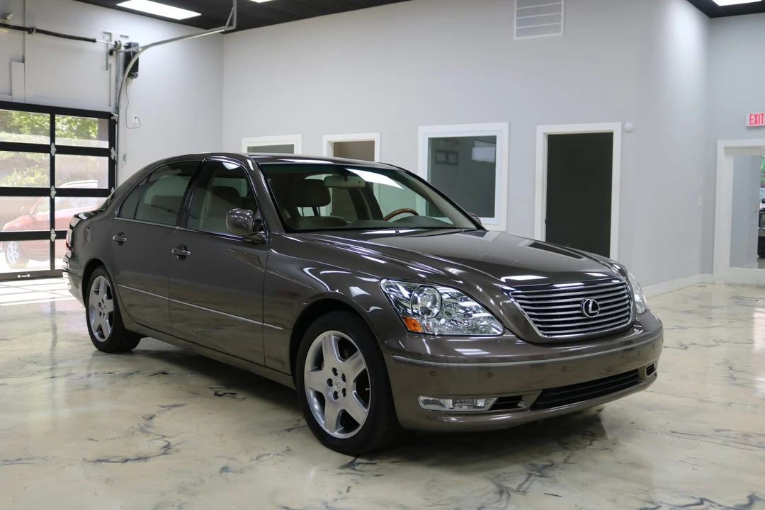 2006 Lexus LS 3rd Gen - Image 10 of 31