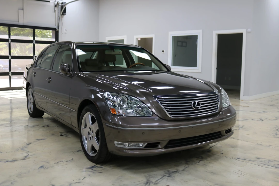 2006 Lexus LS 3rd Gen - Image 11 of 31