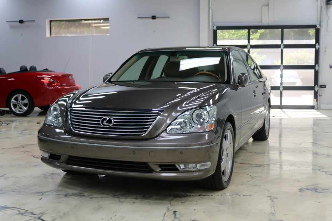 2006 Lexus LS 3rd Gen - Image 2 of 31