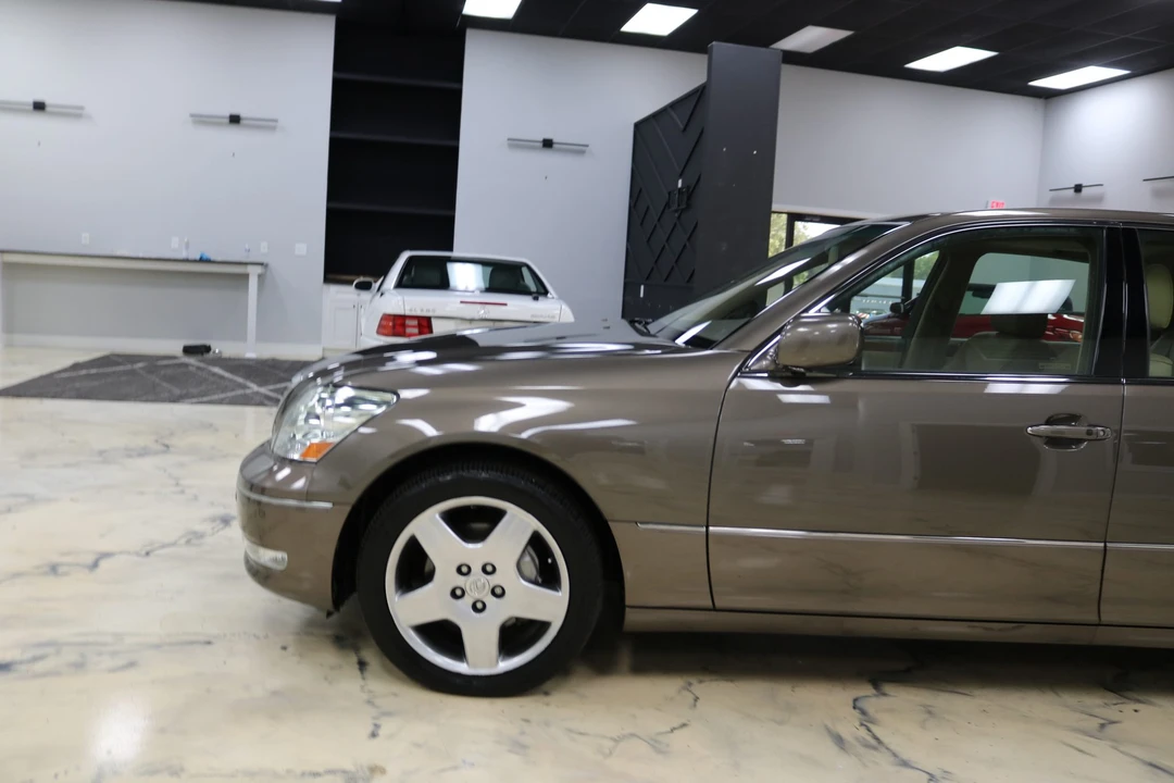 2006 Lexus LS 3rd Gen - Image 22 of 31