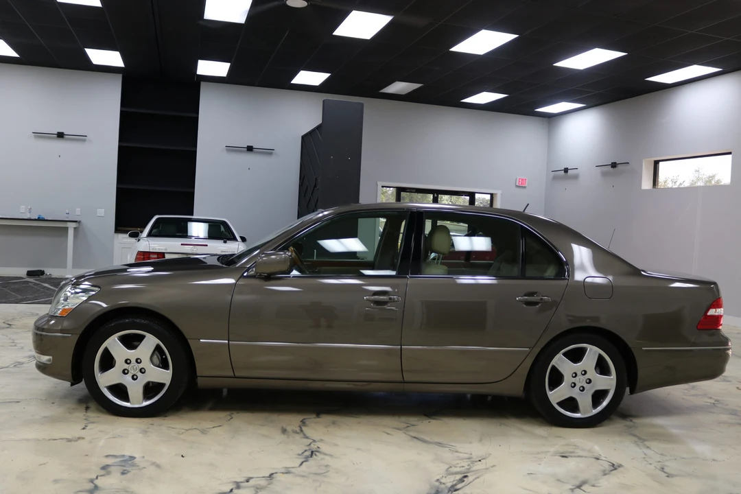 2006 Lexus LS 3rd Gen - Image 3 of 31