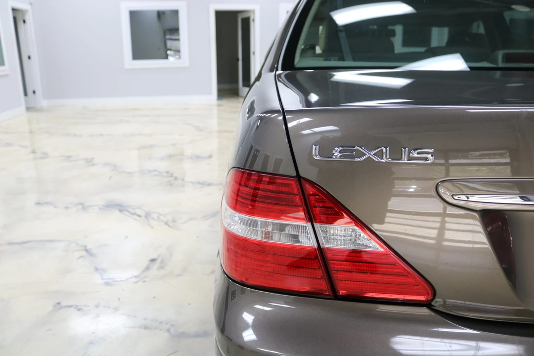 2006 Lexus LS 3rd Gen - Image 29 of 31