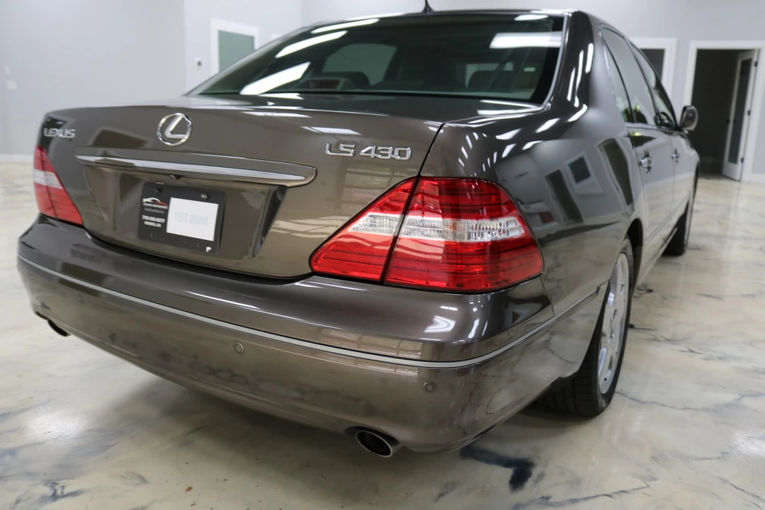 2006 Lexus LS 3rd Gen - Image 5 of 31