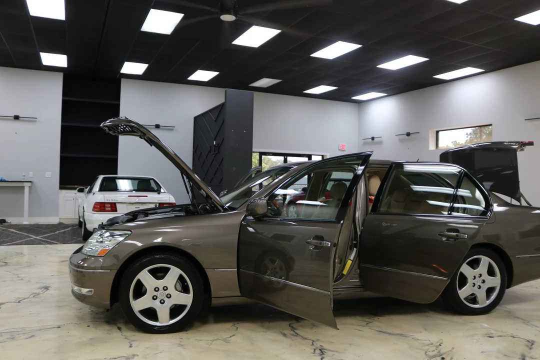 2006 Lexus LS 3rd Gen - Image 15 of 31