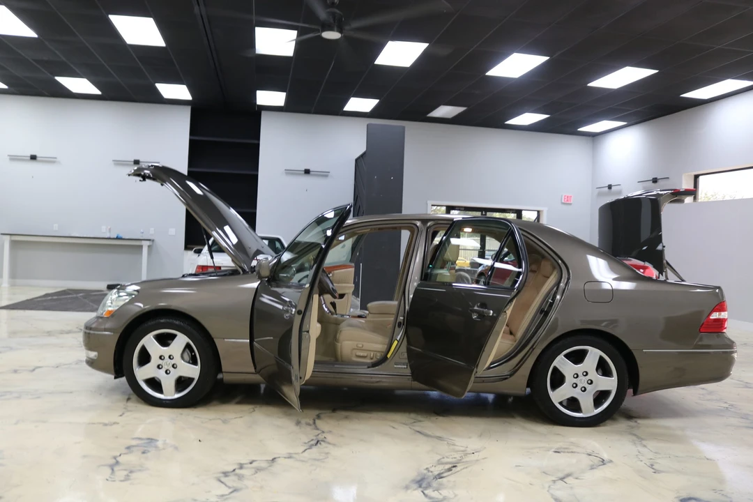2006 Lexus LS 3rd Gen - Image 16 of 31