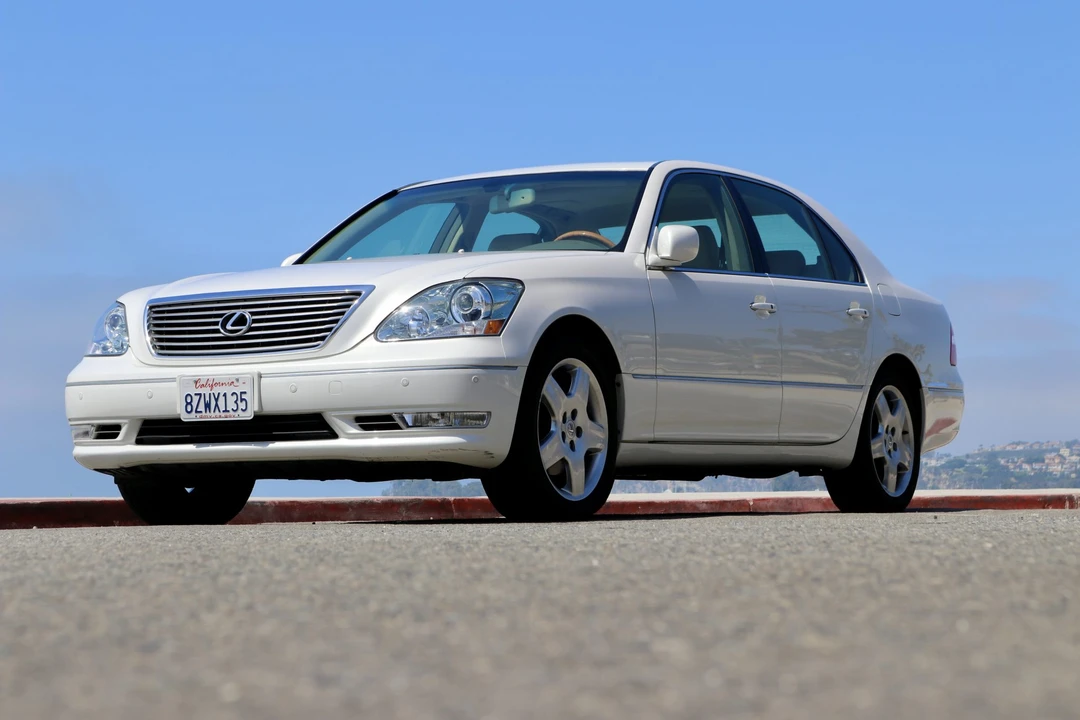 2006 Lexus LS 3rd Gen - Image 2 of 31