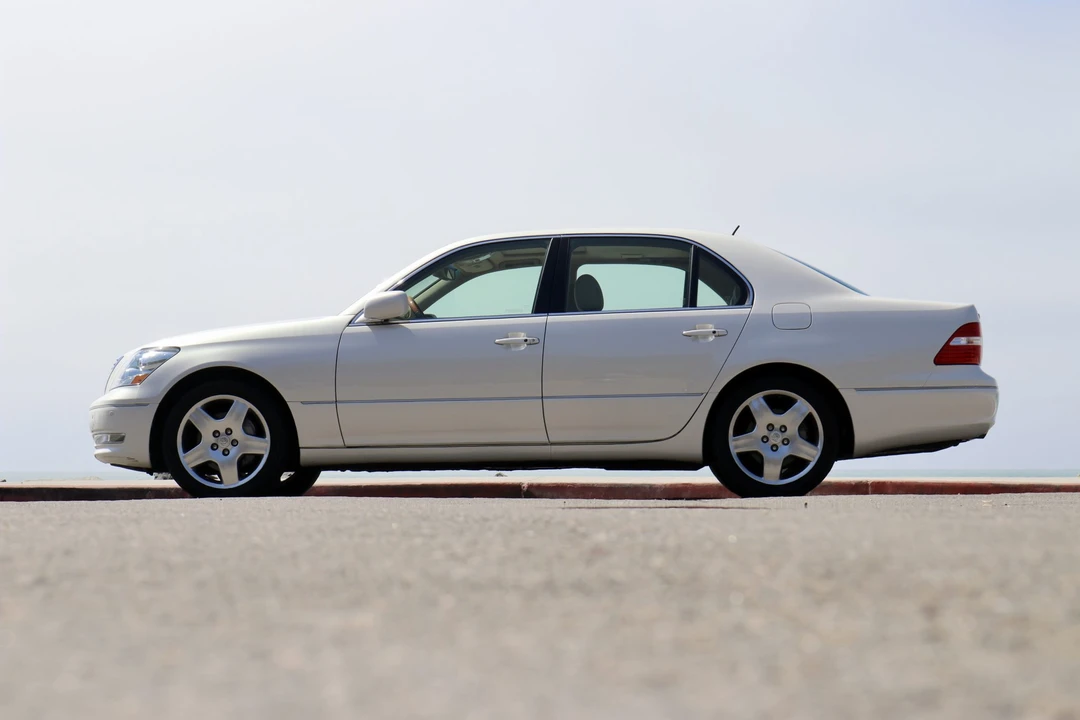 2006 Lexus LS 3rd Gen - Image 13 of 31