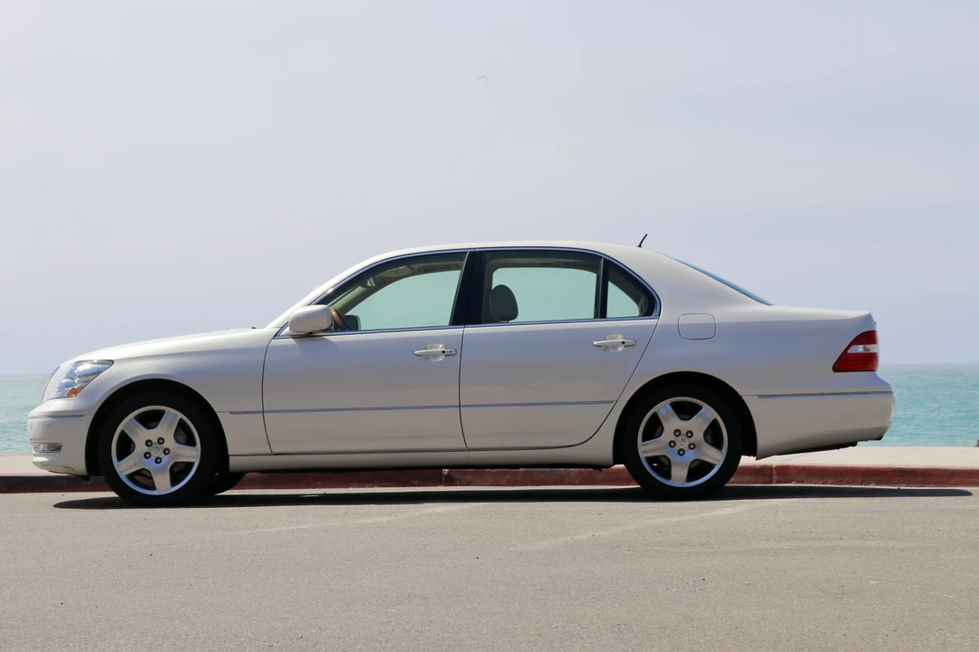 2006 Lexus LS 3rd Gen - Image 14 of 31
