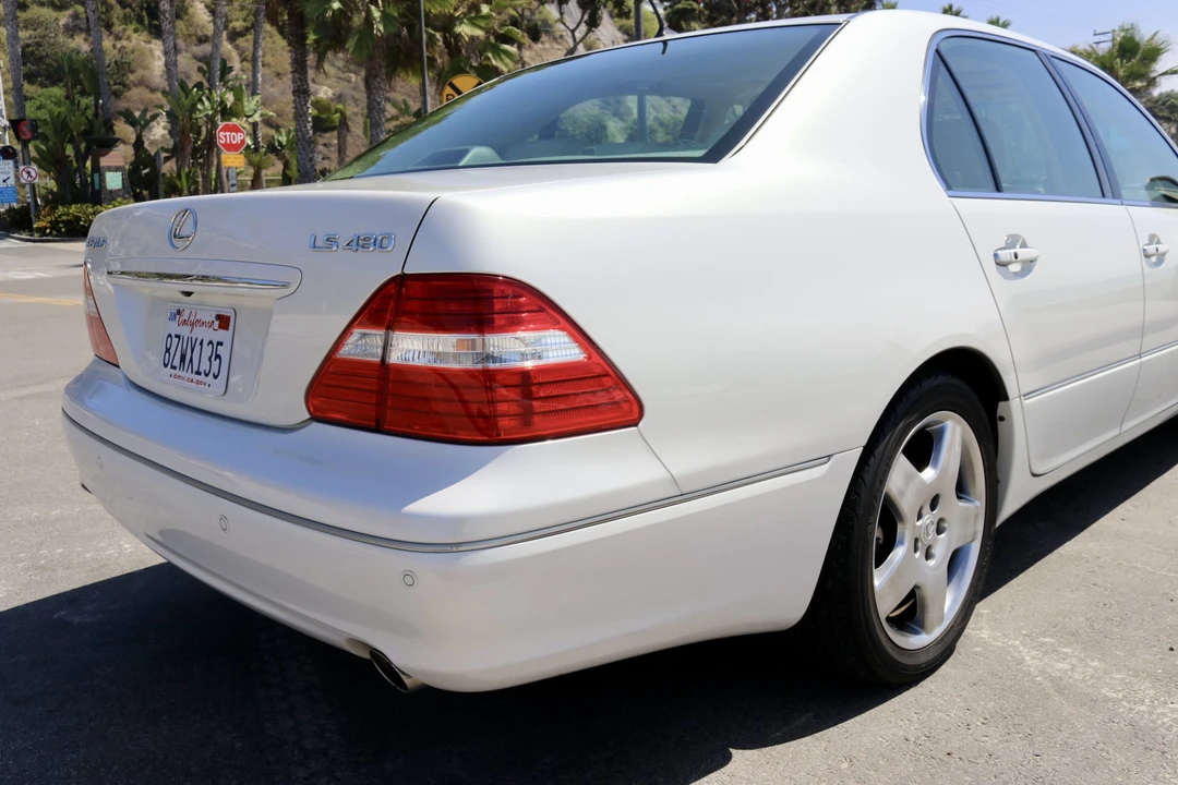 2006 Lexus LS 3rd Gen - Image 21 of 31