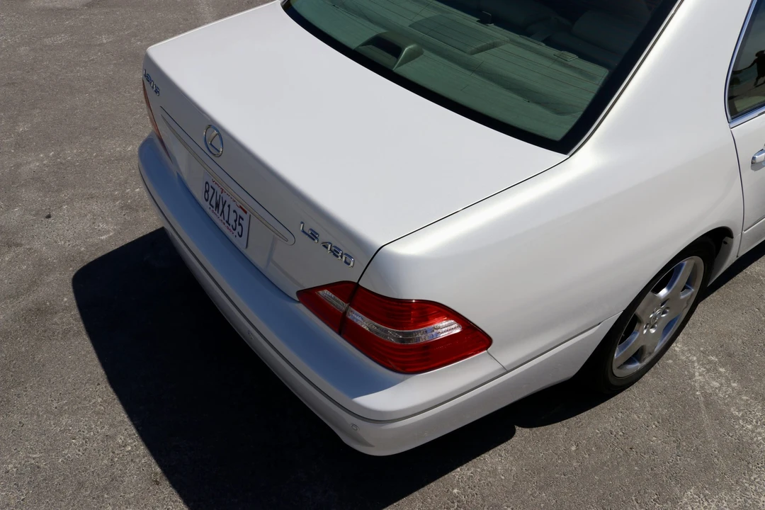 2006 Lexus LS 3rd Gen - Image 22 of 31