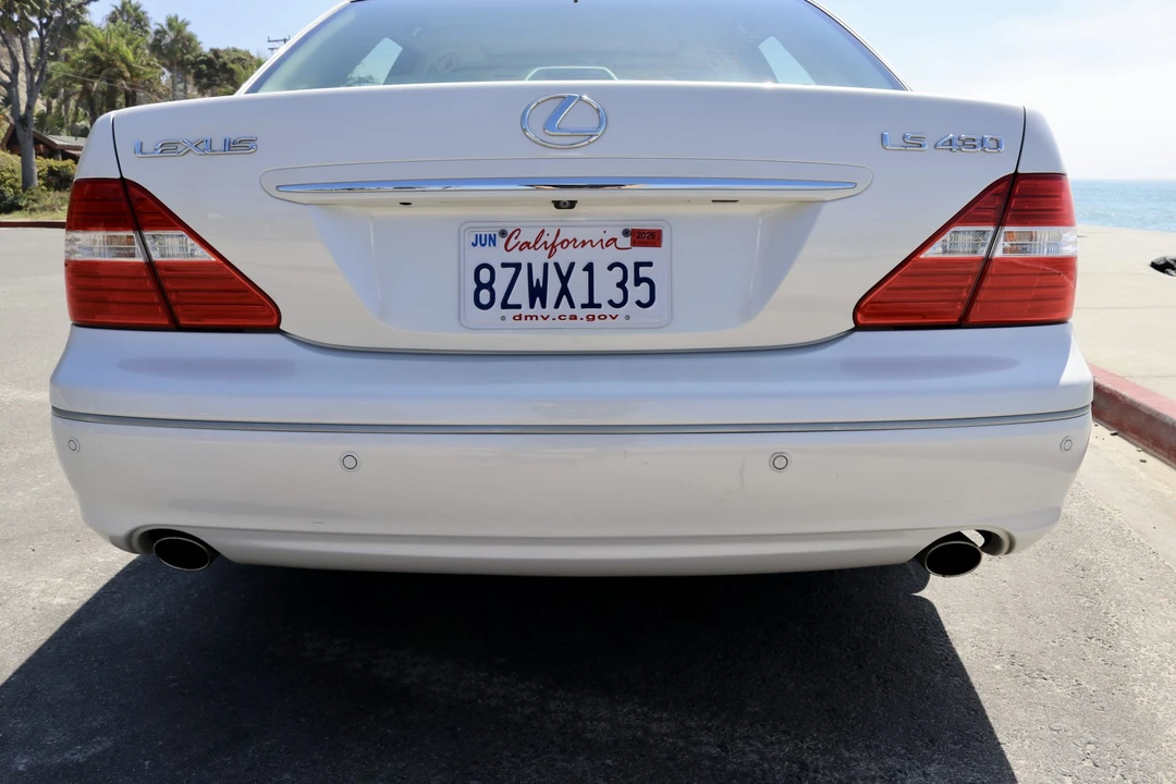 2006 Lexus LS 3rd Gen - Image 23 of 31