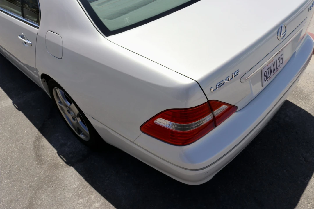 2006 Lexus LS 3rd Gen - Image 27 of 31