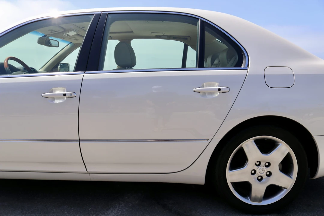 2006 Lexus LS 3rd Gen - Image 29 of 31