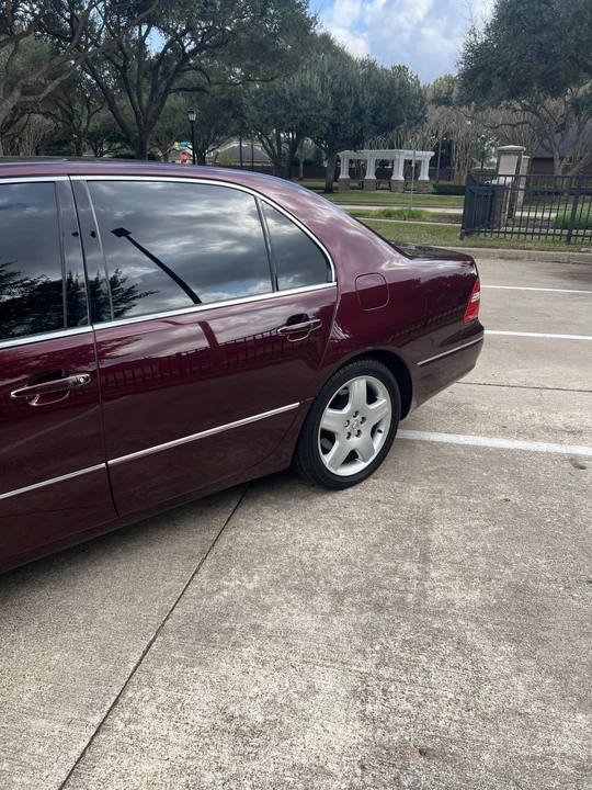 2006 Lexus LS 3rd Gen - Image 14 of 31