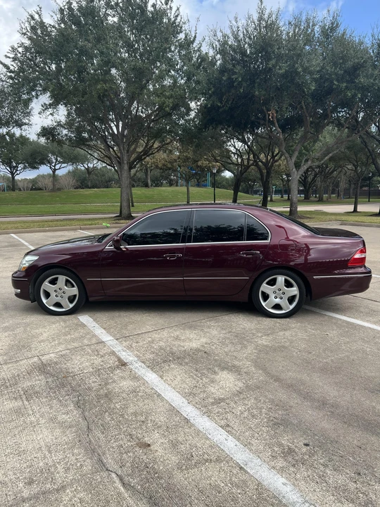 2006 Lexus LS 3rd Gen - Image 3 of 31