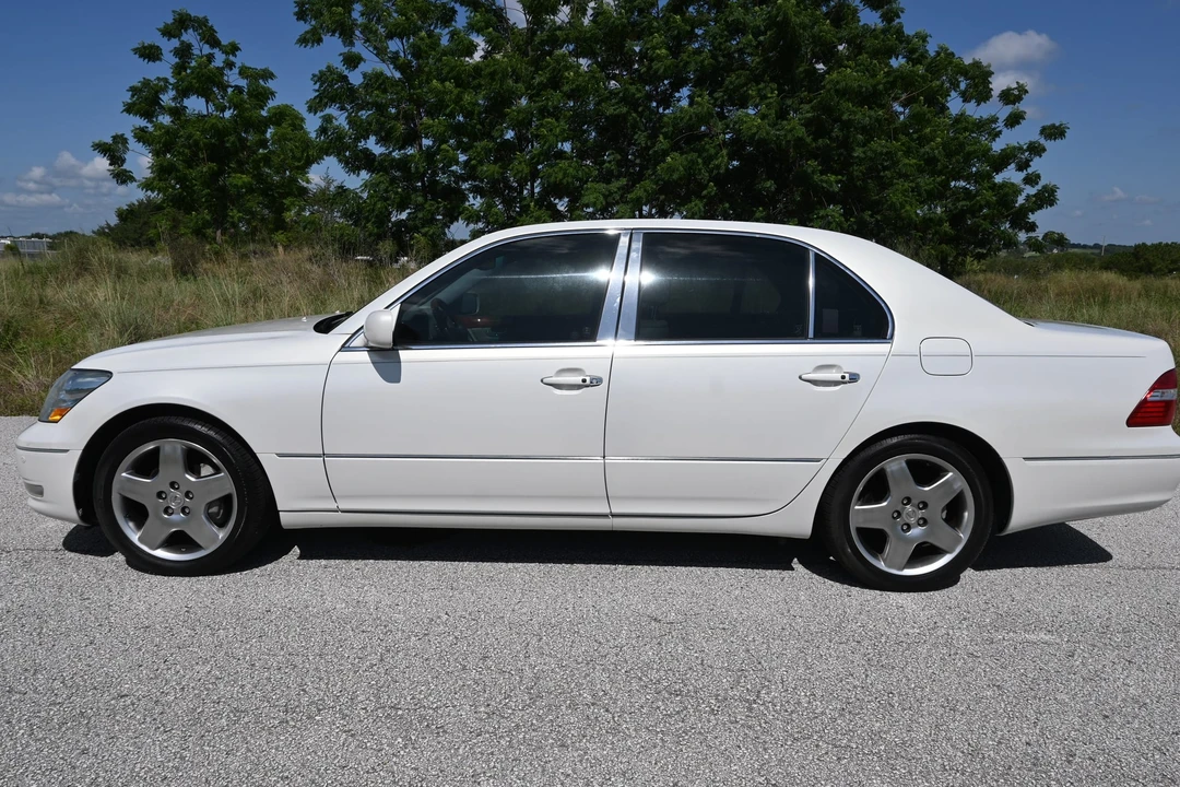 2006 Lexus LS 3rd Gen - Image 14 of 31