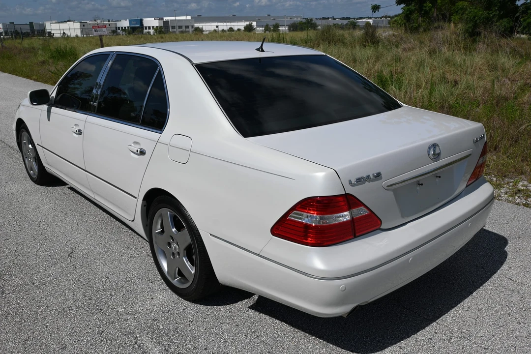 2006 Lexus LS 3rd Gen - Image 18 of 31