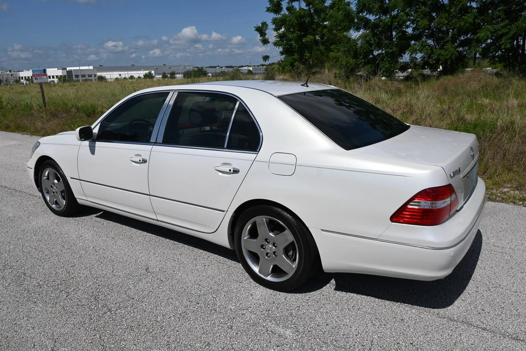 2006 Lexus LS 3rd Gen - Image 15 of 31