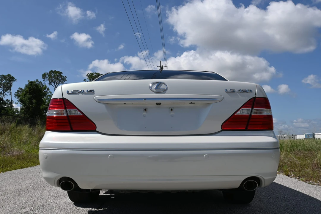 2006 Lexus LS 3rd Gen - Image 19 of 31