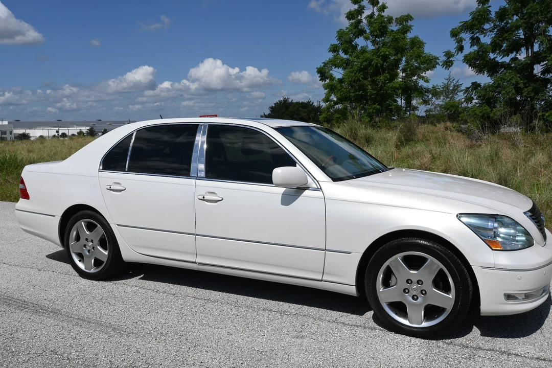 2006 Lexus LS 3rd Gen - Image 27 of 31