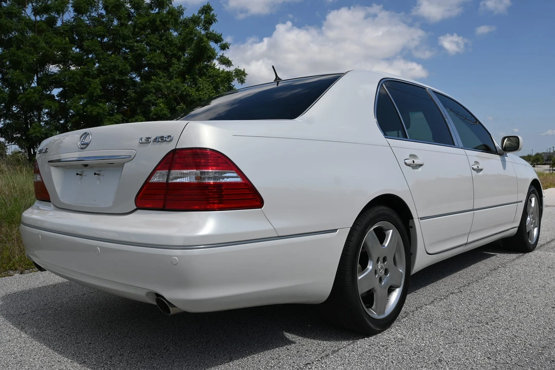 2006 Lexus LS 3rd Gen - Image 23 of 31
