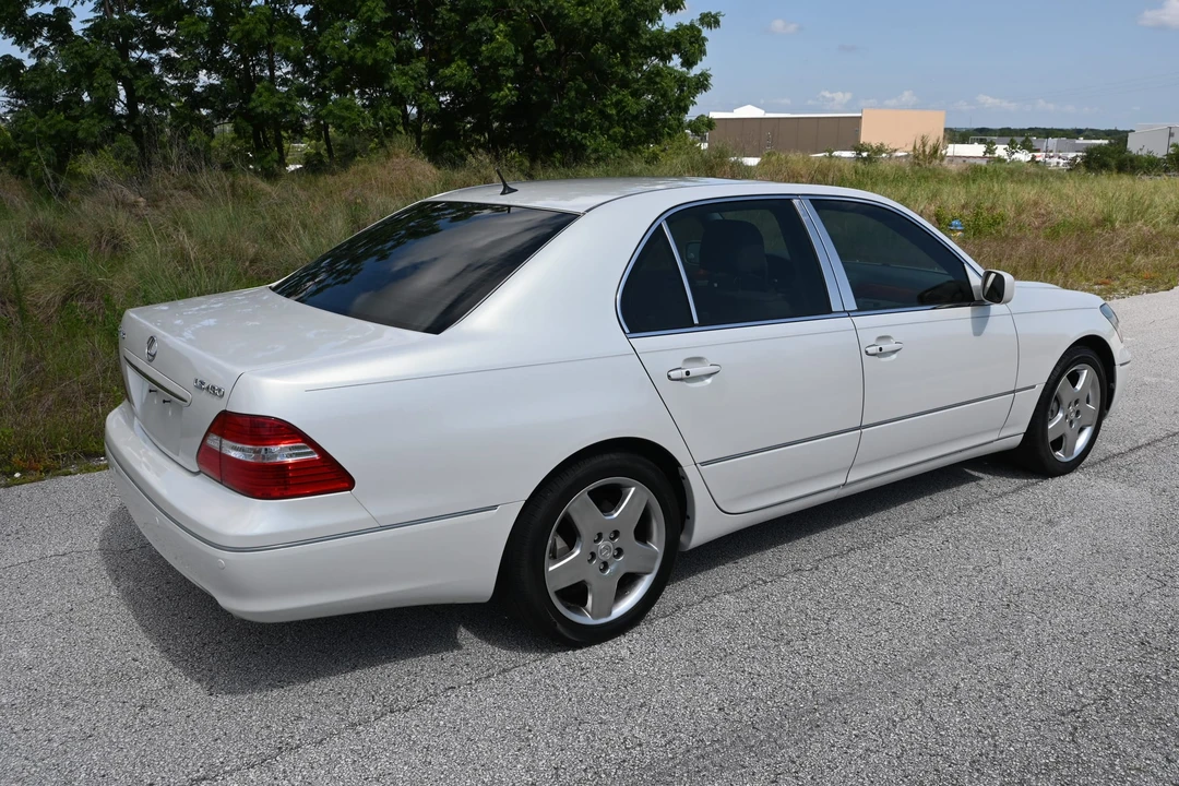 2006 Lexus LS 3rd Gen - Image 25 of 31