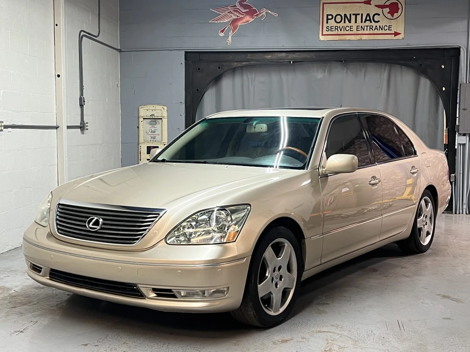 2006 Lexus LS 3rd Gen - Image 2 of 31